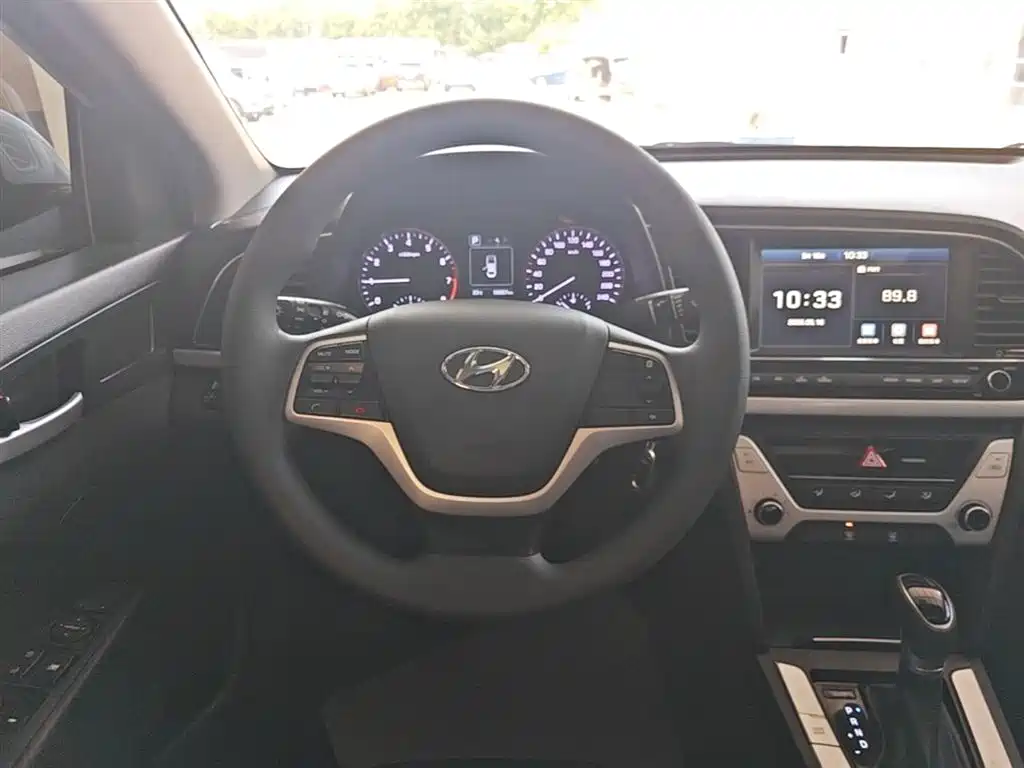 Hyundai Elantra 2016 Model 1.6L Automatic Smart Elite фото 11