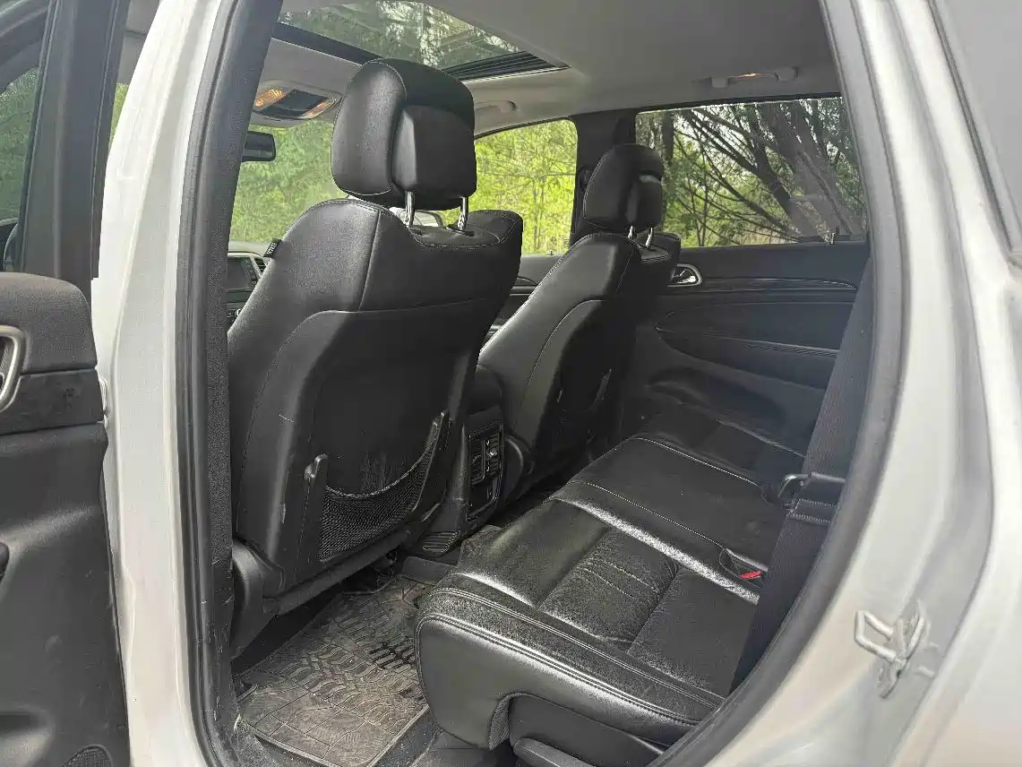 Jeep Grand Cherokee (Import) 2011 2011 3.6L Comfort Edition