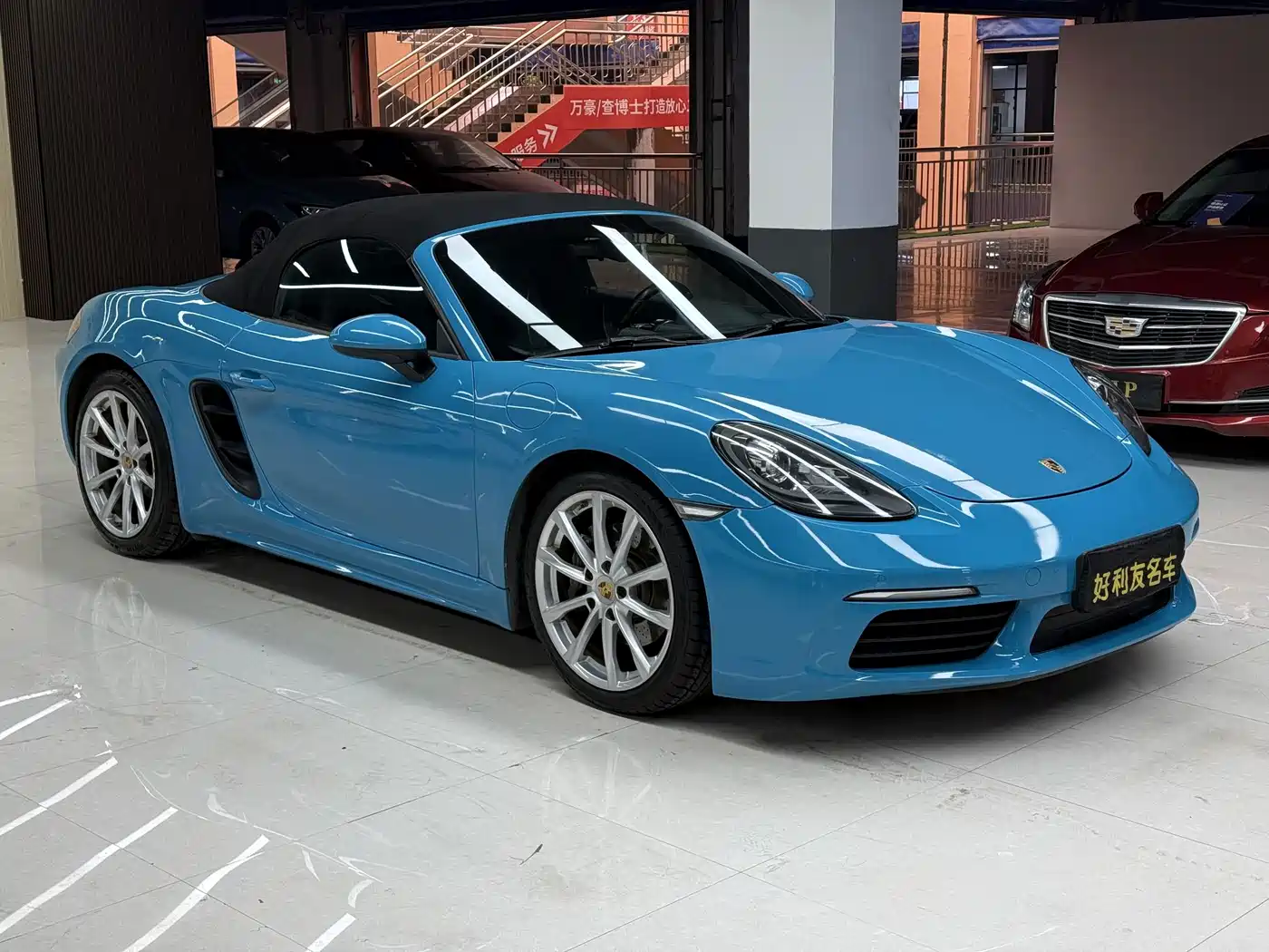 Фото 1 - Porsche 718