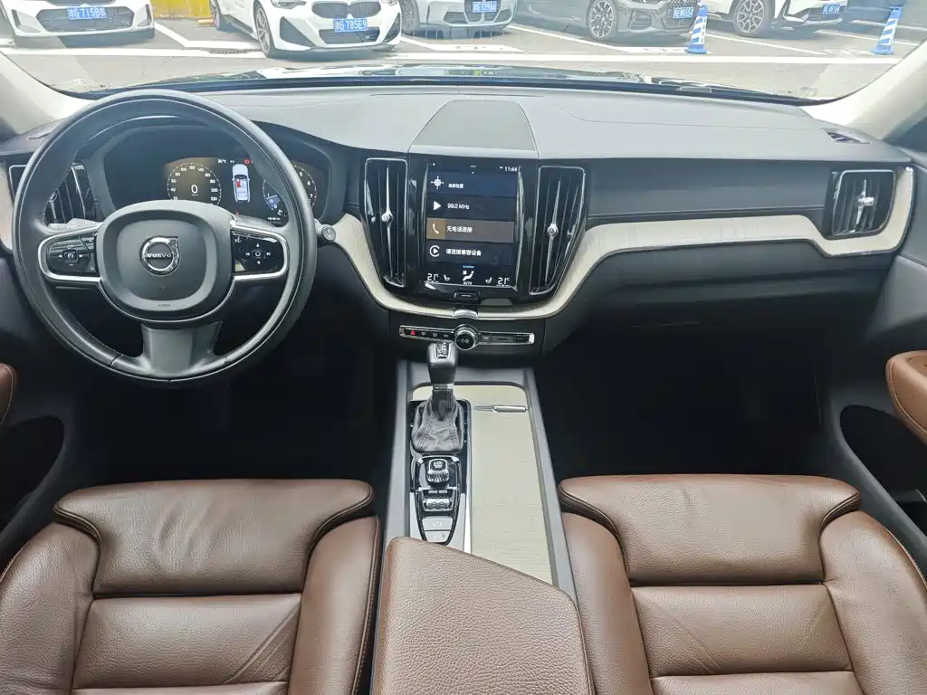Фото 5 - Volvo XC60