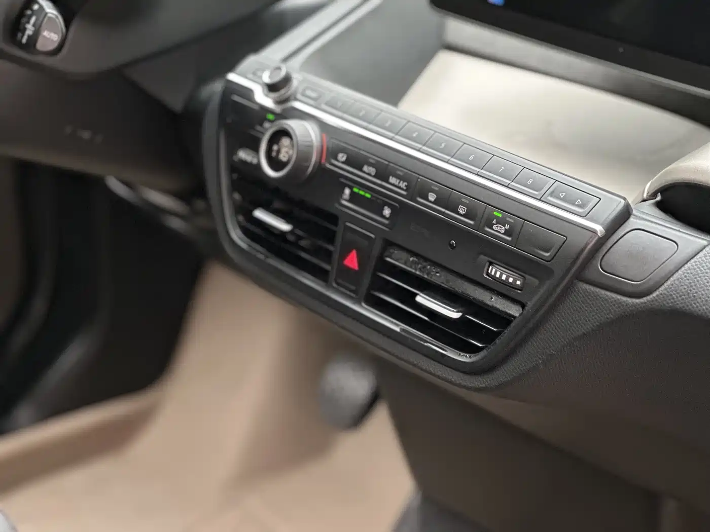 Photo 17 - BMW i3 (Import)