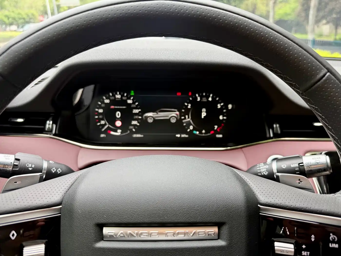 Land Rover Range Rover Evoque 2022 Range Rover Evoque L 249PS R-Dynamic Luxury Edition фото 7