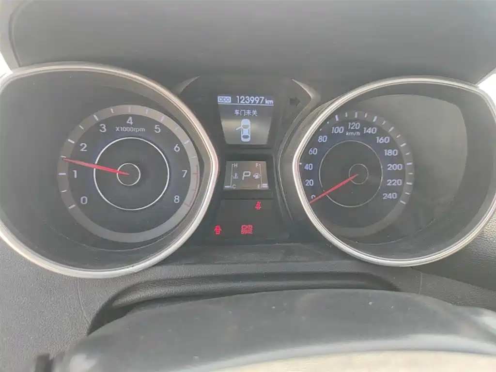 Hyundai Langdong 2016 1.6L Automatic Premium Edition фото 12