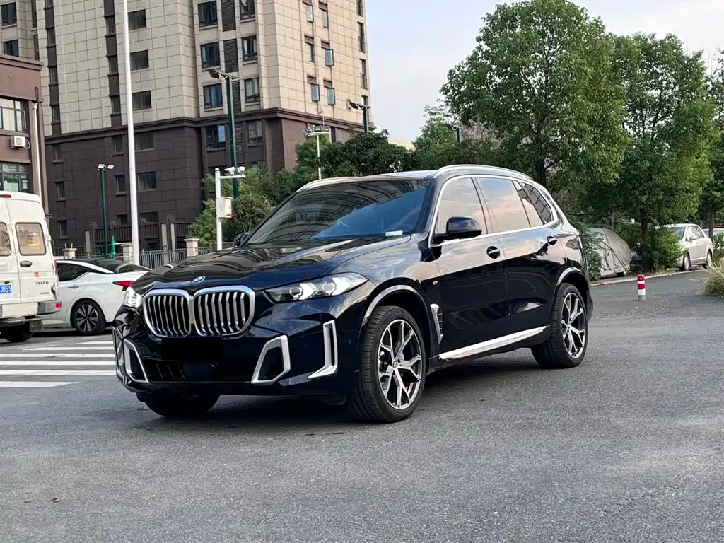 BMW X5 2023 xDrive 30Li Premium M Sport Package