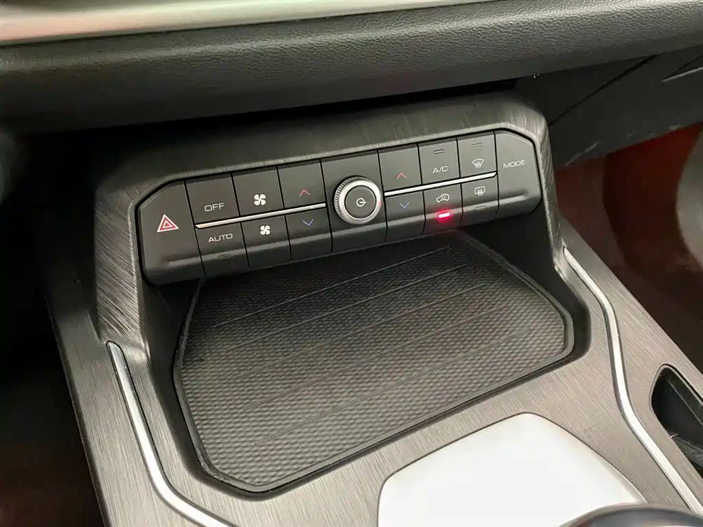 WEI PAI WEI BRAND VV6