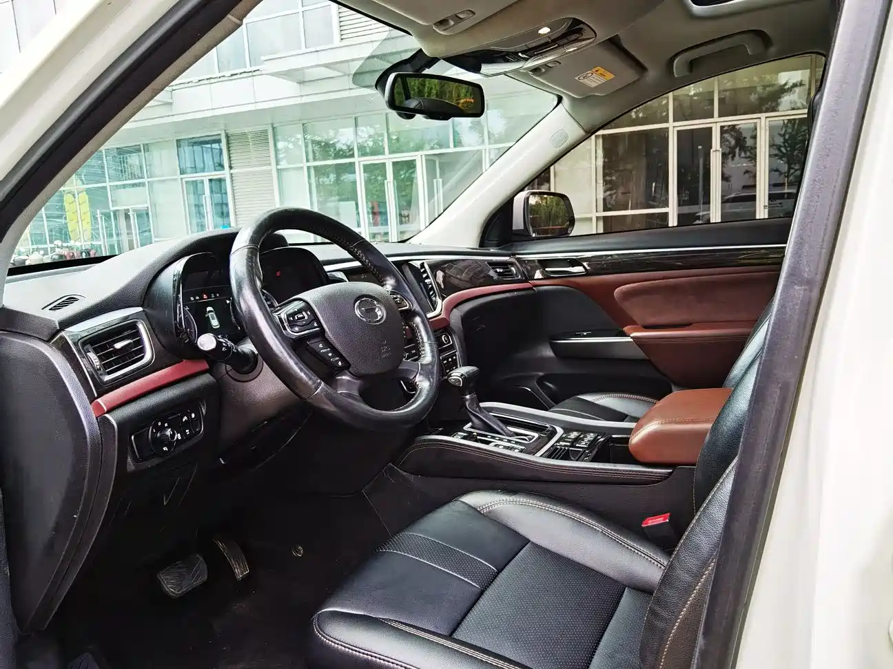 GAC Trumpchi Trumpchi GS8 2017 320T 2WD Luxury Smart Connect (7-seater) фото 12