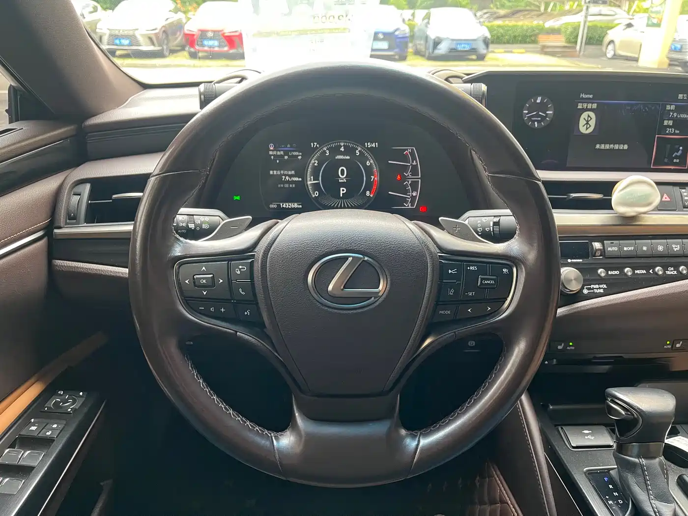 Lexus ES 2021 200 Excellence Edition фото 16