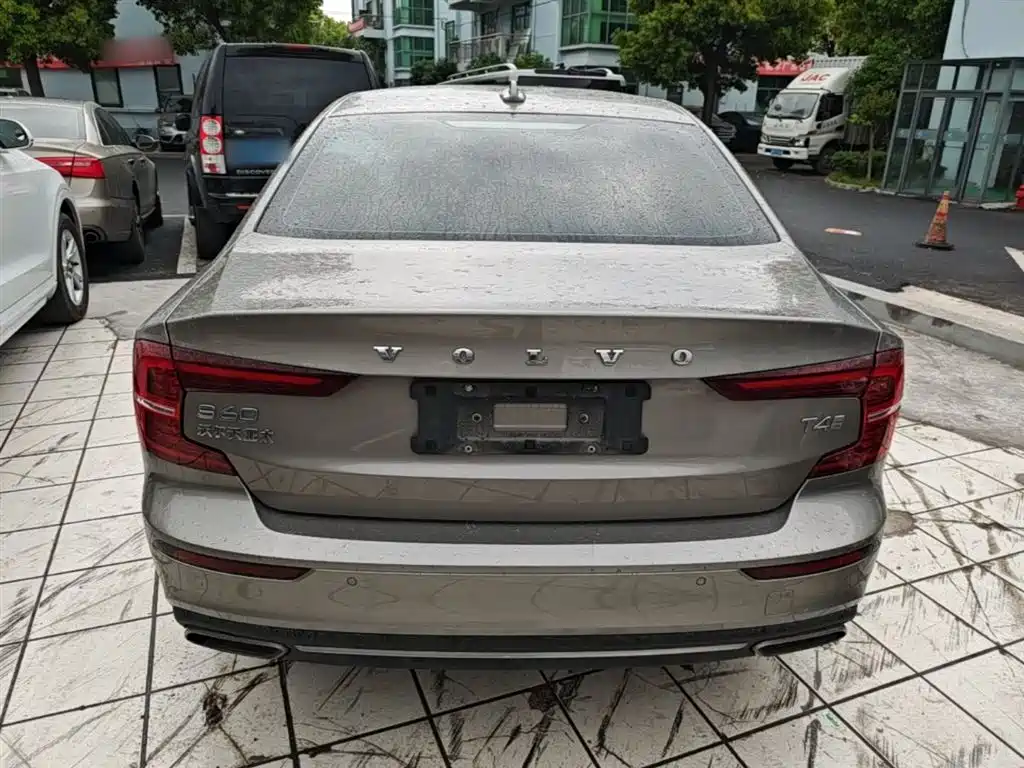 VOLVO S60