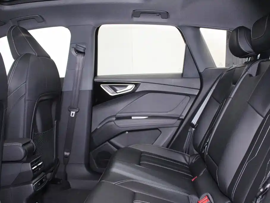 Audi Q4 e-tron 2025 2024 40 e-tron Pioneer Edition
