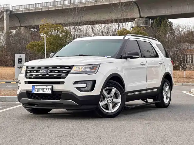 ford explorer