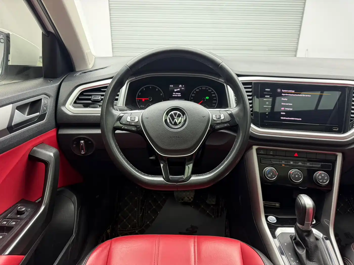 VOLKSWAGEN T ROC EXPLORING SONGS