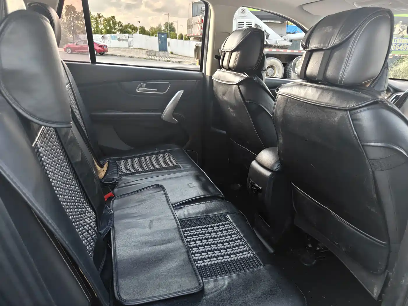 SWM Motor SWM X7 2018 2016 1.5T Manual Luxury 7-Seater