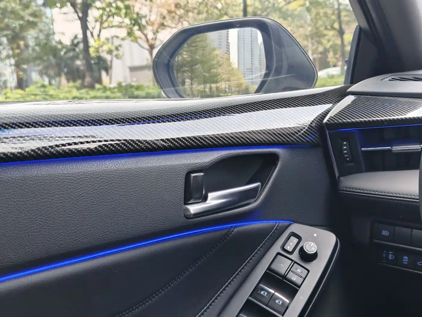 Toyota Avalon 2022 2.0L Luxury Edition фото 9