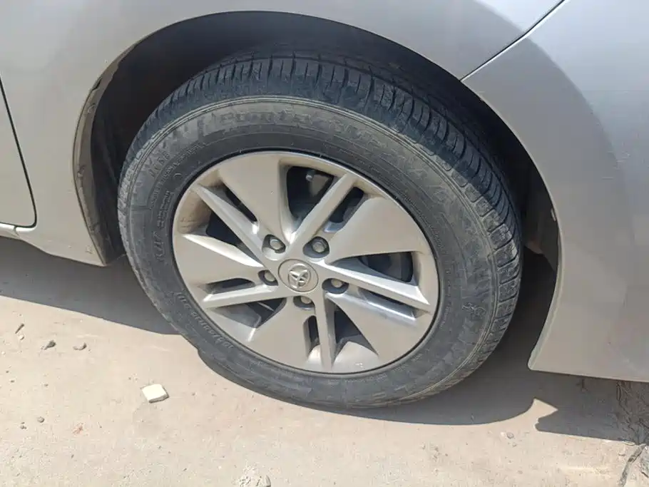 Photo 6 - Toyota Corolla