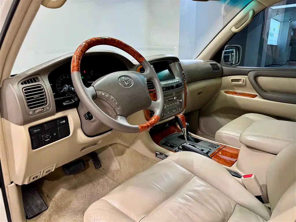 Toyota Land Cruiser 2005 4.7L Automatic VX-R фото 23