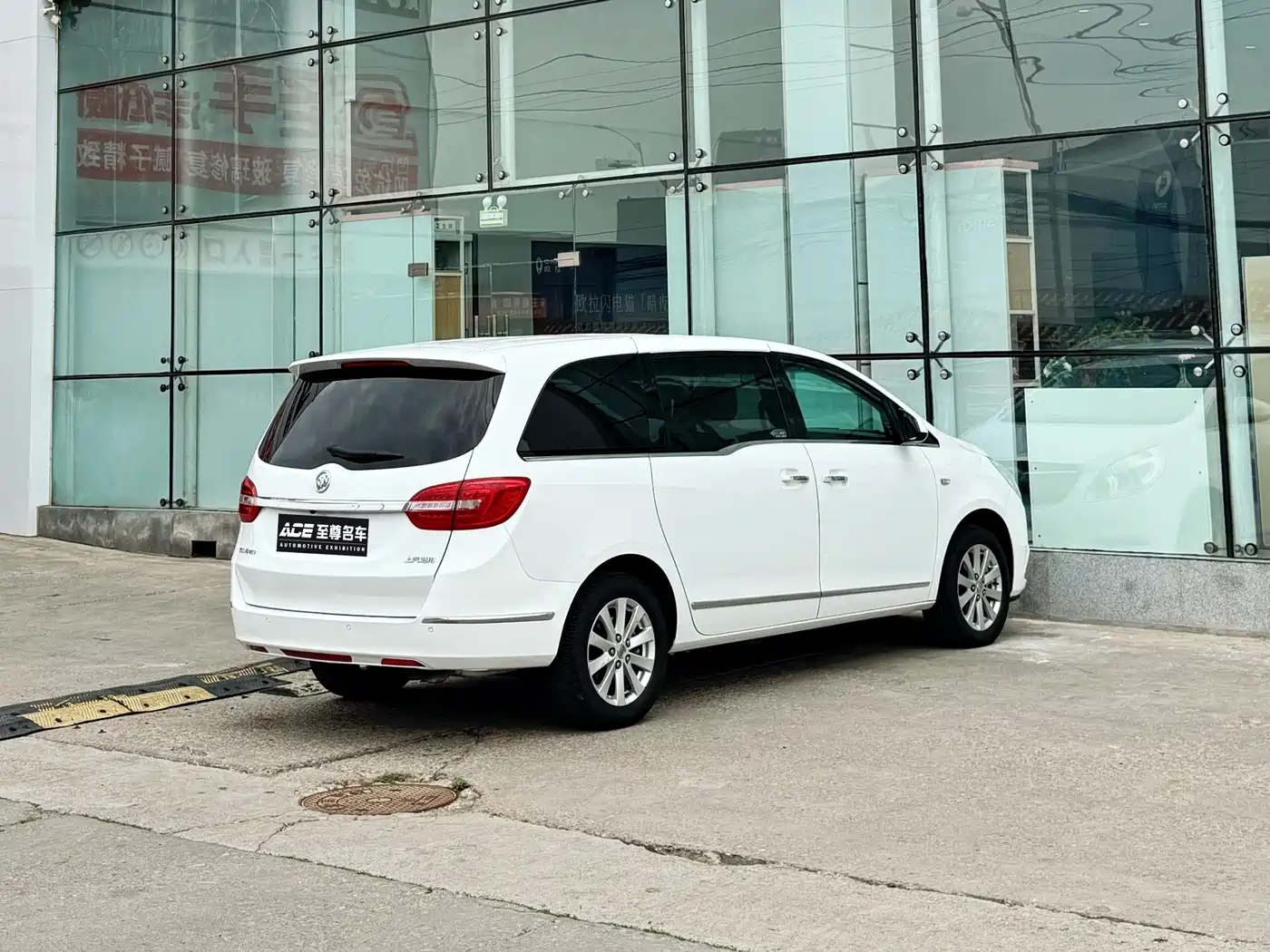 Buick GL8 2018 28T Luxury Model China VI фото 4