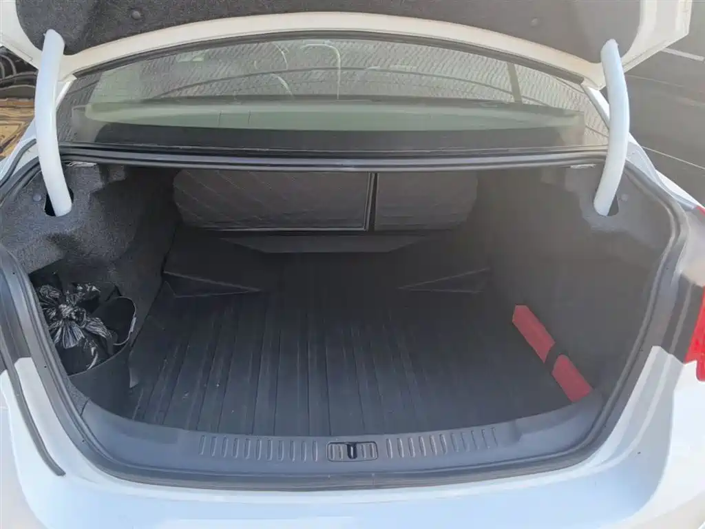 Chevrolet Malibu 2014 2.0L Automatic Luxury фото 19