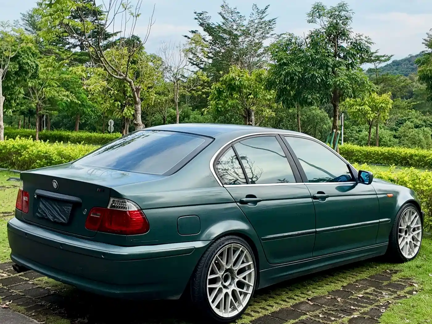 BMW 3 Series 2003 2004 325i