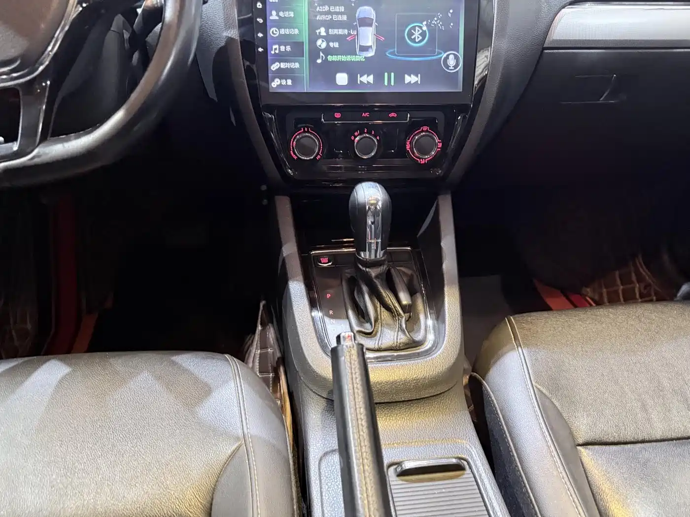 Volkswagen Sagitar 2018 1.6L Automatic Comfort фото 15