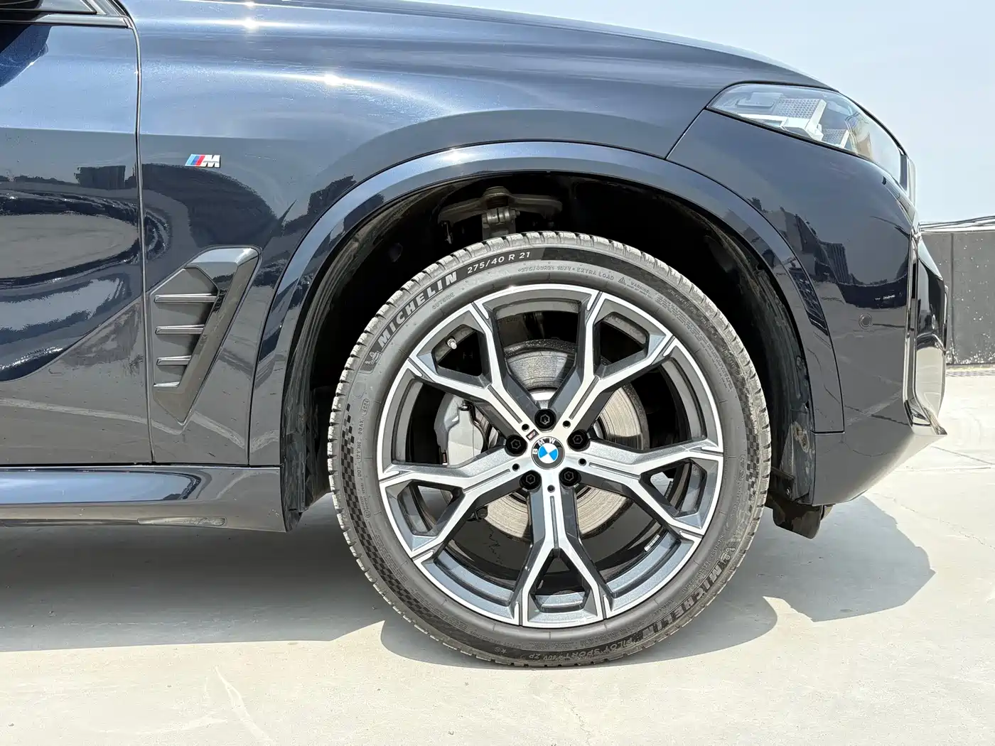 BMW X5 2025 Model xDrive 30Li Exclusive M Sport Blackout Package фото 9