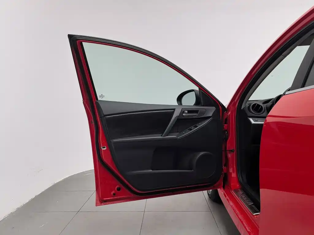 Mazda Mazda3 Axela 2012 2012 Hatchback 1.6L Automatic Elite