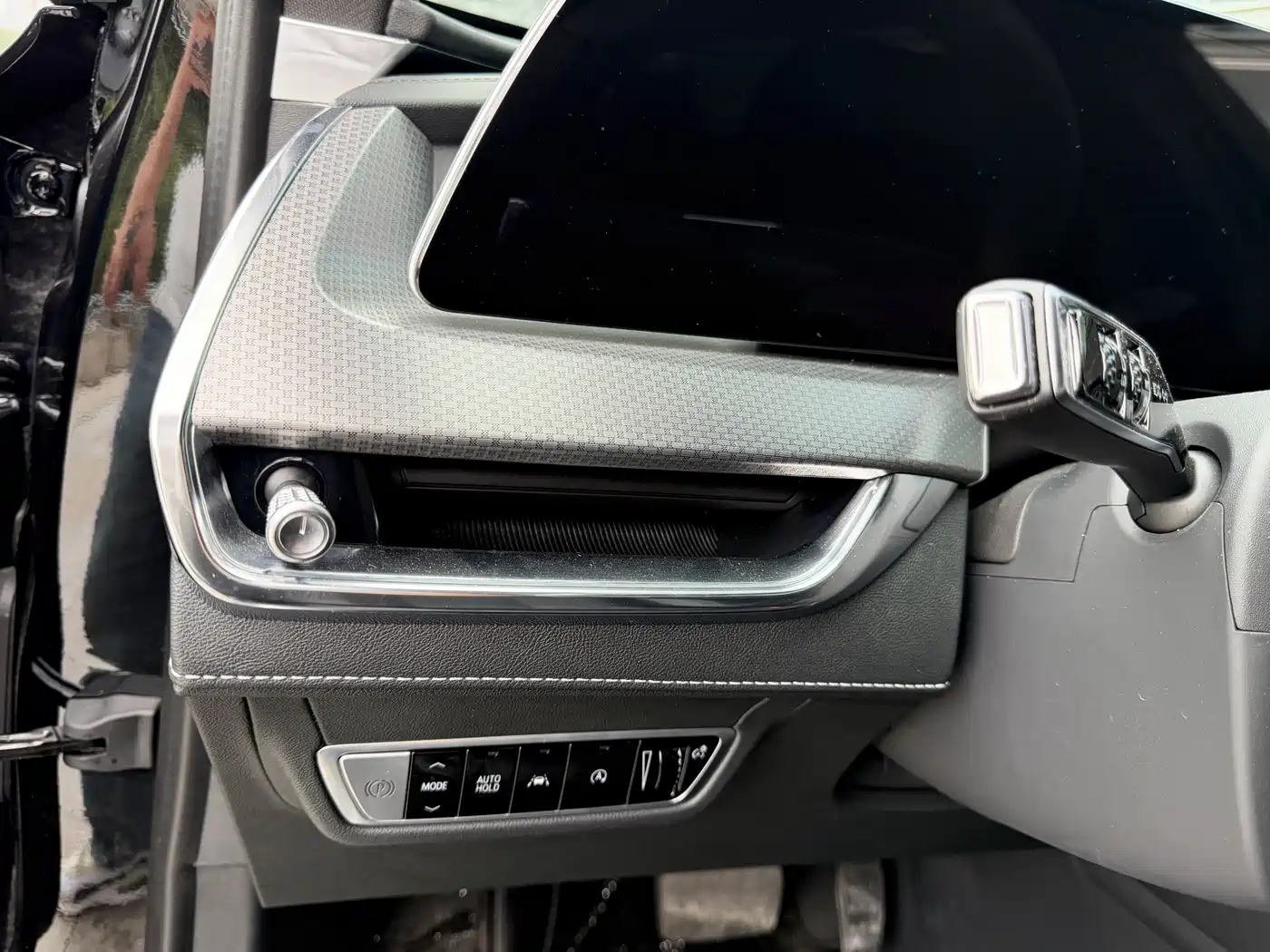 Cadillac XT5 2025 2.0T Luxury фото 10