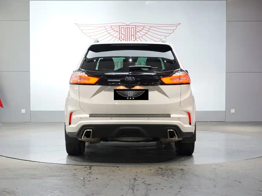 Фото 6 - Ford Edge
