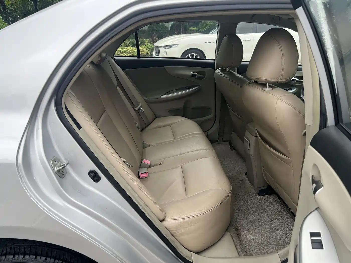 Toyota Corolla 2011 1.8L CVT GL-i фото 11