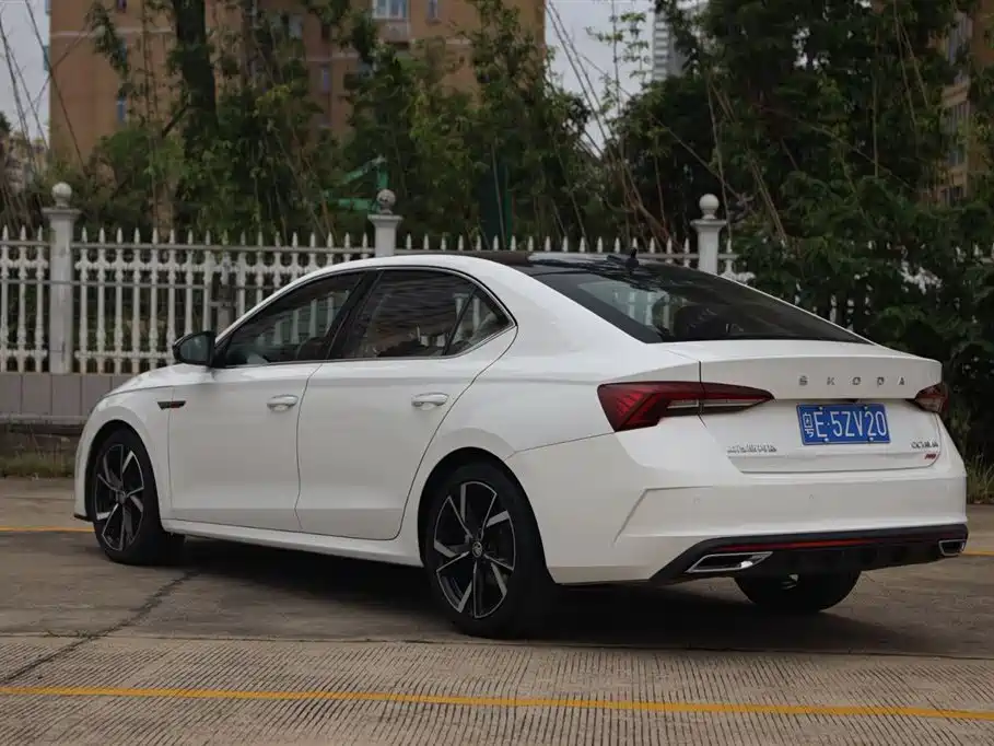 Škoda Octavia 2022 2022 PRO TSI280 Luxury Edition