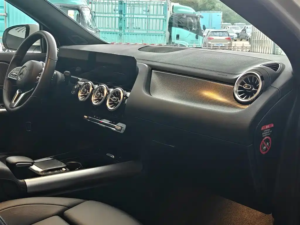 Mercedes-Benz GLA 2023 2023 GLA 220