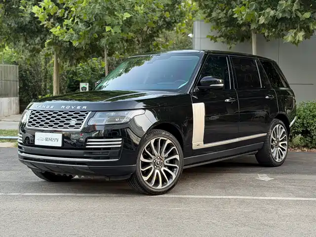Land Rover Range Rover 2018 3.0 SC V6 Vogue Heritage Extended Edition — фото 1