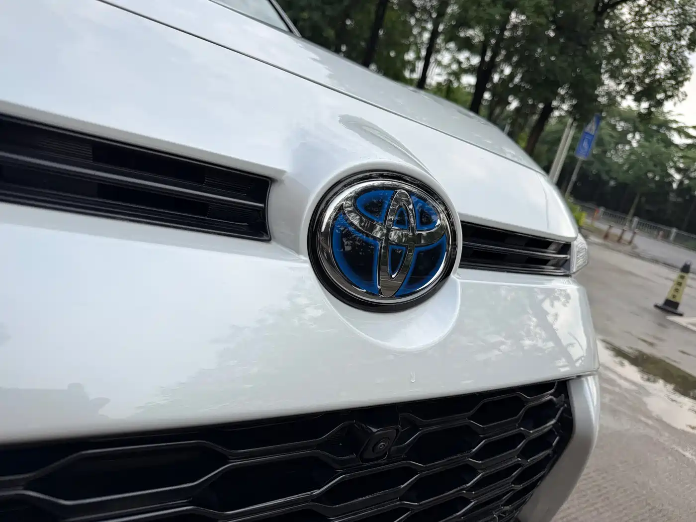 Toyota Wildlander 2023 Hybrid 2.5L E-CVT AWD Premium Edition фото 25