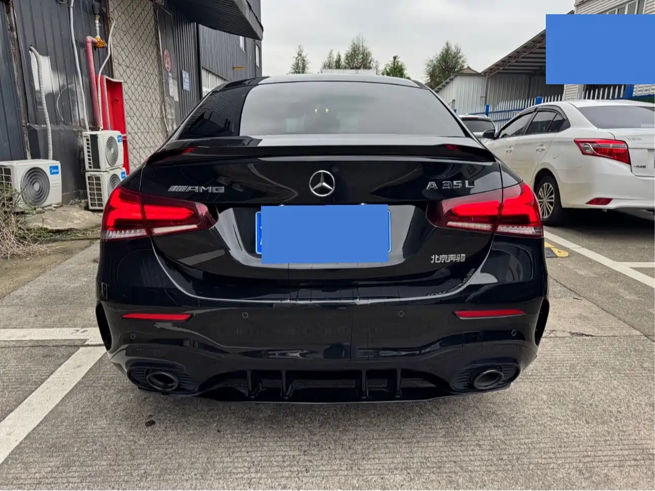 Mercedes-Benz A-Class AMG 2021 AMG A 35 L 4MATIC Blazing Night Special Edition фото 15