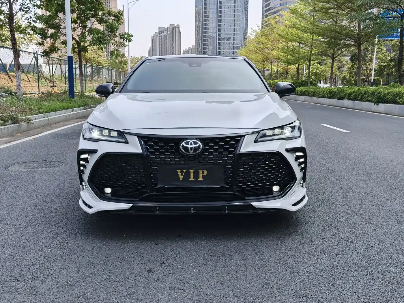 Toyota Avalon 2022 2.0L Luxury Edition фото 2