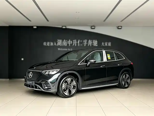 Mercedes-Benz EQE SUV 2025