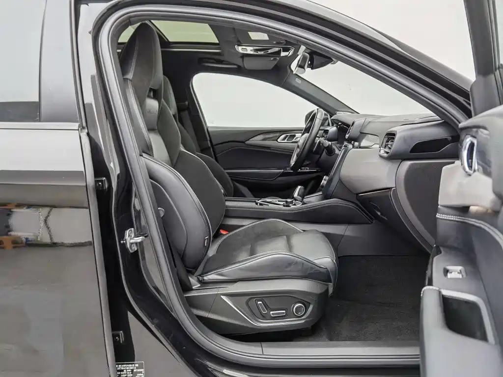 صورة 23 - Lynk & Co 03