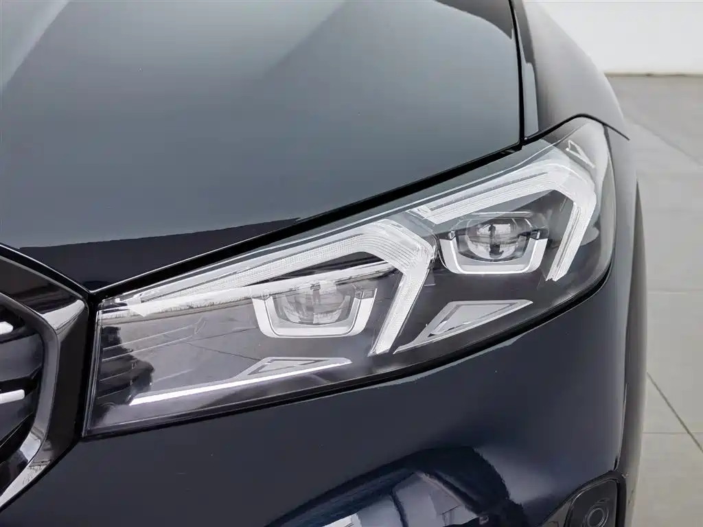 BMW 3 Series 2023 325i M Sport Black Night Package фото 7