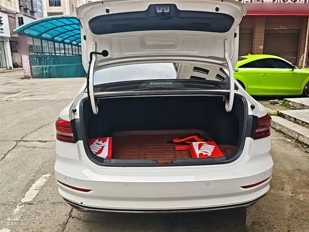 Volkswagen Lavida 2019 280TSI DSG Luxury Edition China VI фото 19