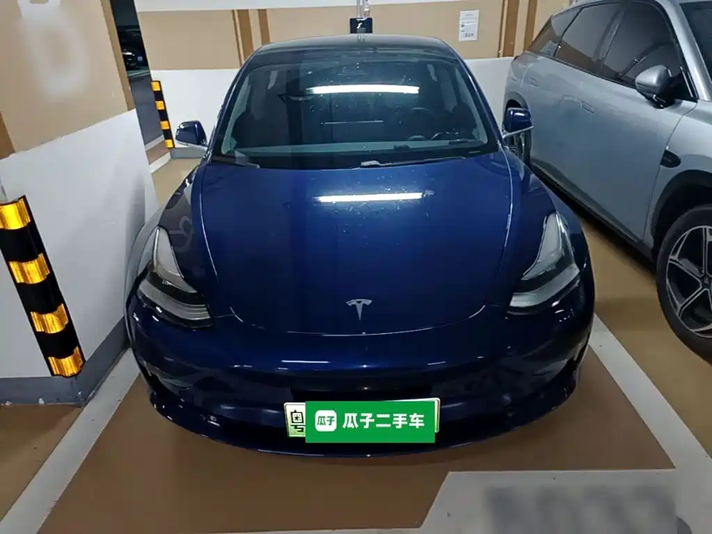 Фото 3 - Tesla Model 3