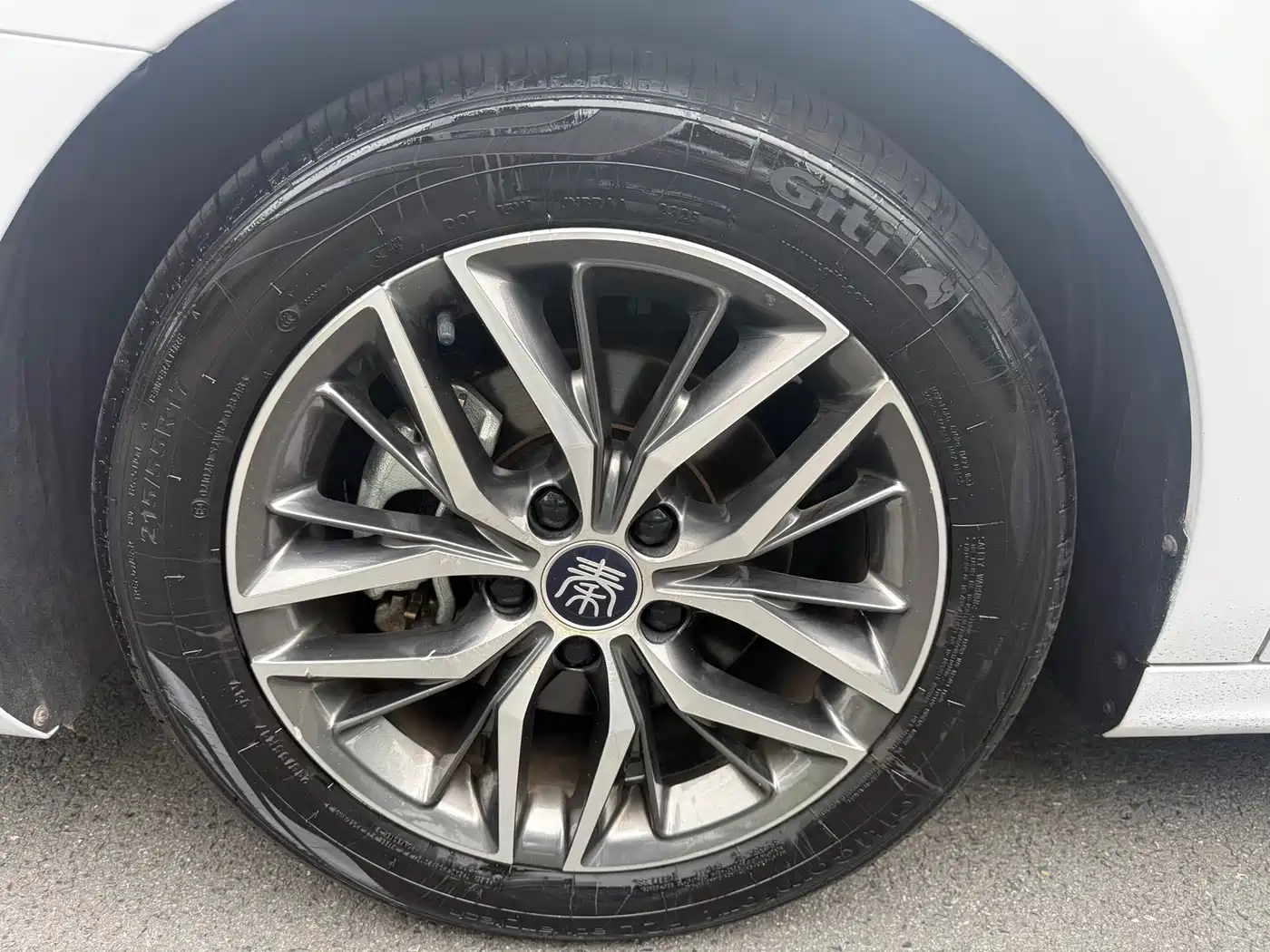 BYD Qin PLUS 2021 DM-i 55KM Flagship фото 17