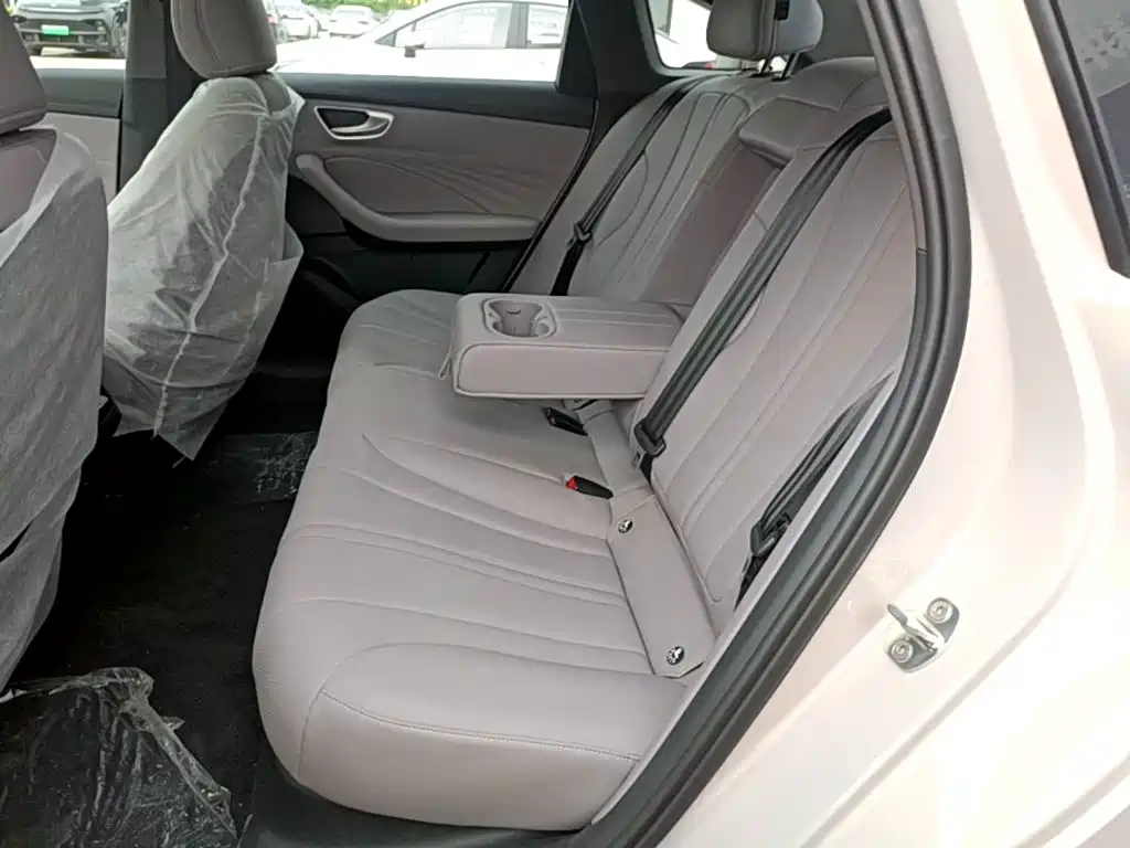Roewe M7 DMH 2026 2025 1.5T 115km Standard