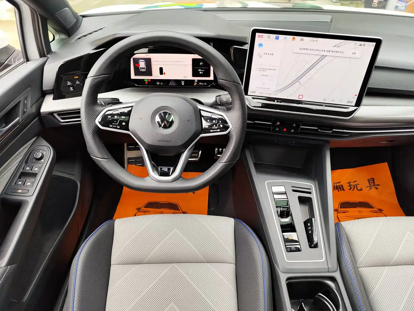 Volkswagen Golf 2025 300TSI R-Line фото 5