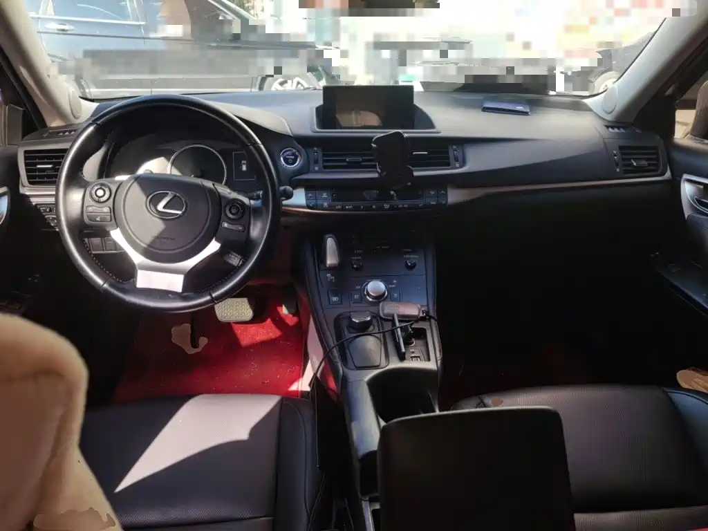 Фото 5 - Lexus CT