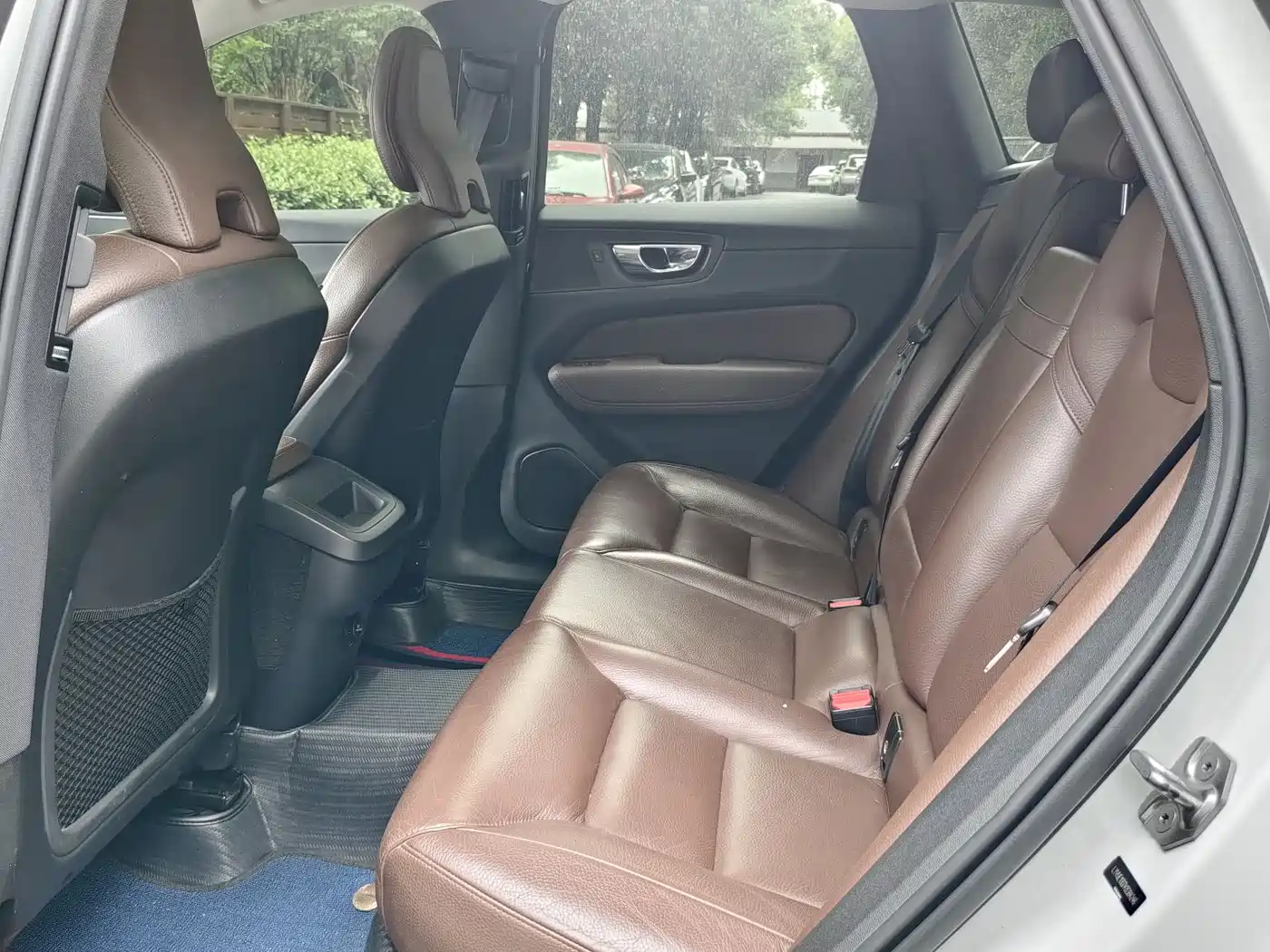Фото 8 - Volvo XC60