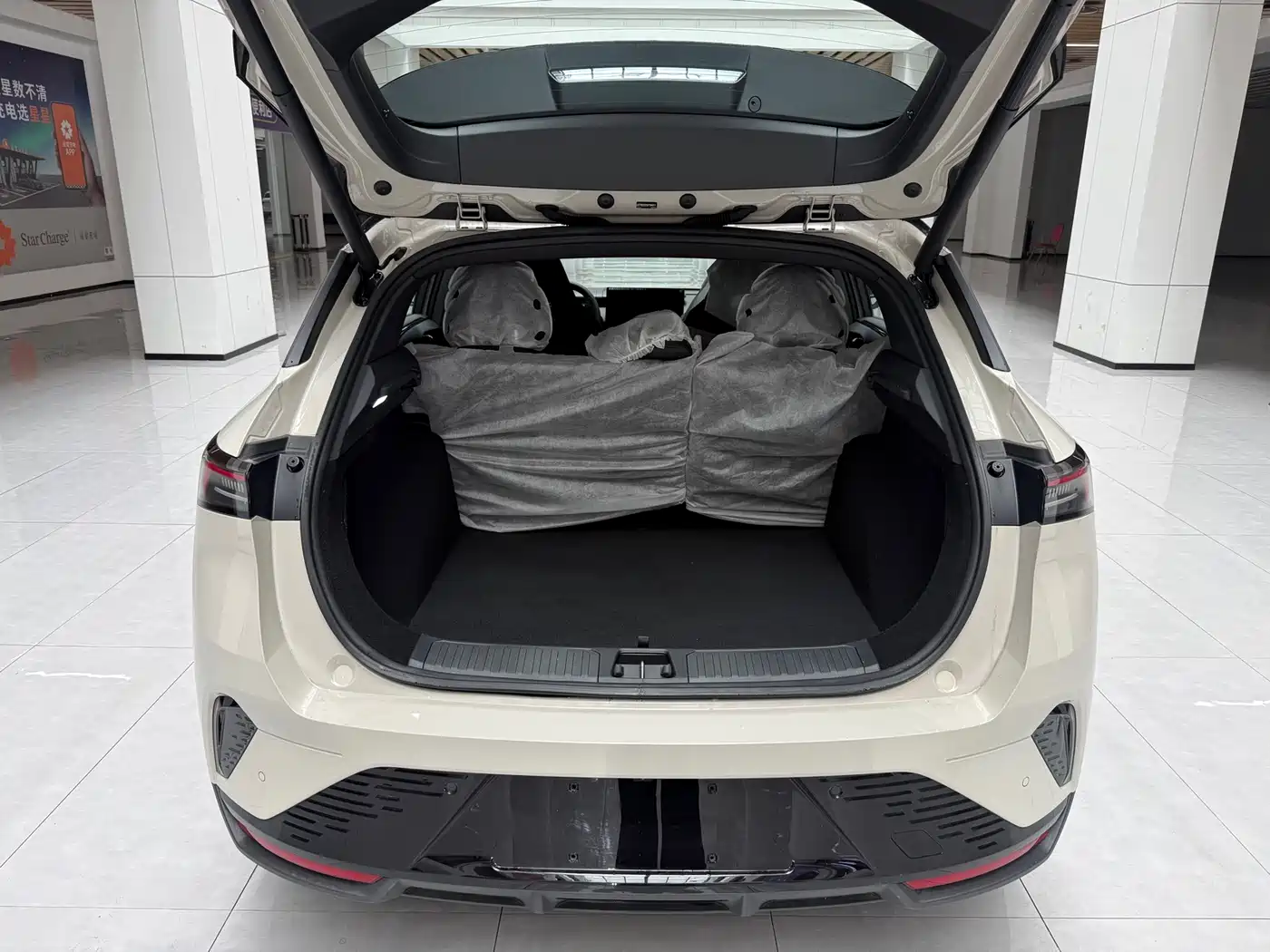 Lynk & Co 06 2025 Renew 1.5T Halo фото 10