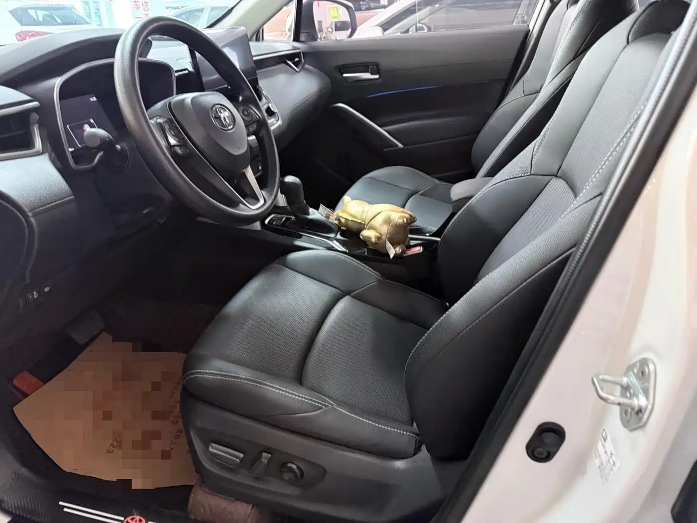 Toyota Frontlander 2023 2.0L CVT Elite Edition фото 9