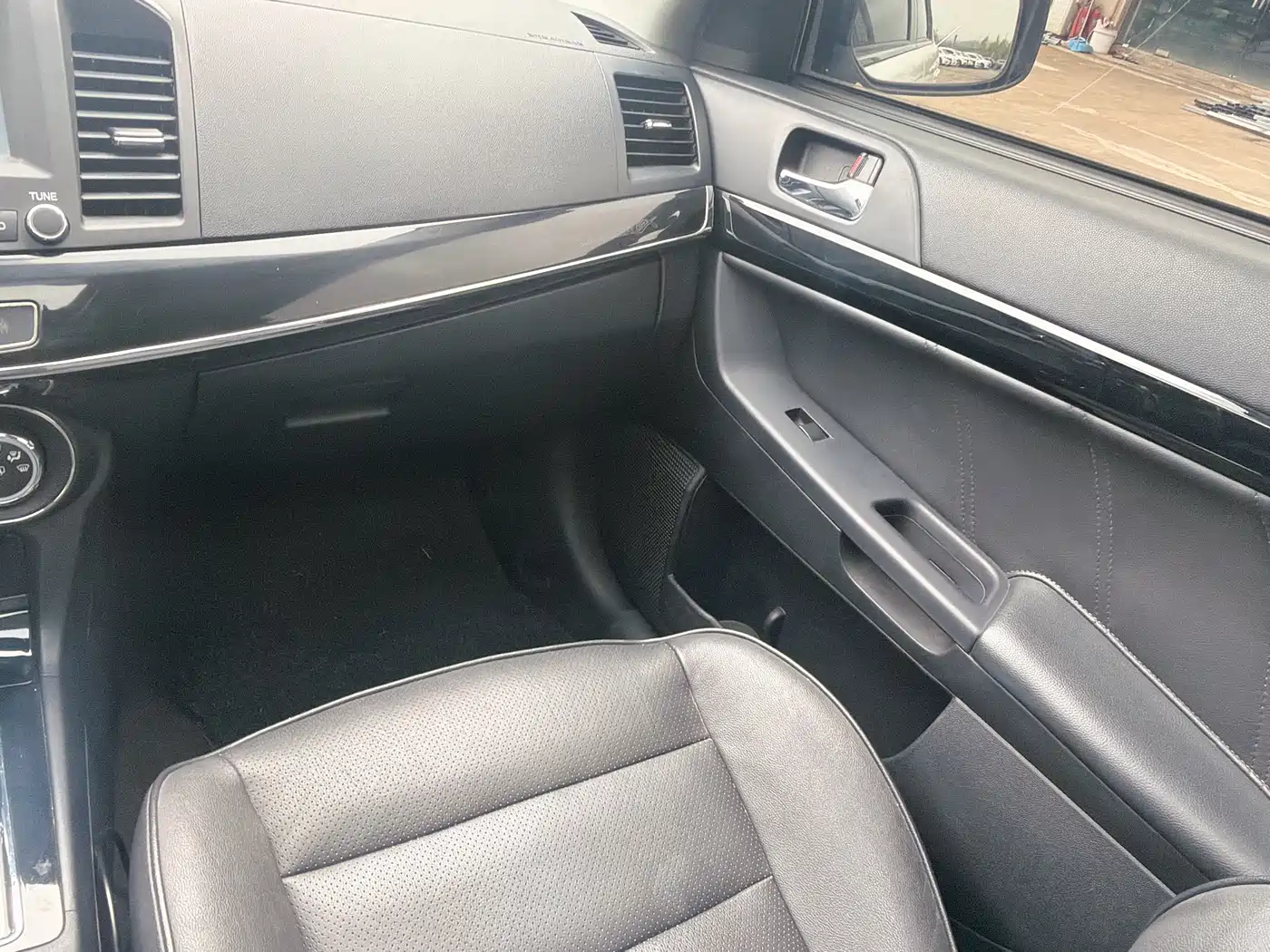 Mitsubishi Lancer EX 2015 2.0L CVT Flagship Edition фото 16