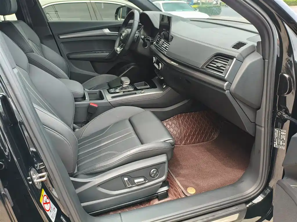 Audi Q5L 2023 40T Luxury Dynamic фото 13