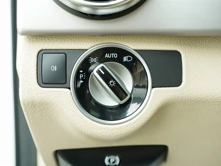 Mercedes-Benz GLK-Class 2015 GLK 300 4MATIC Fashion Ultimate Edition фото 15