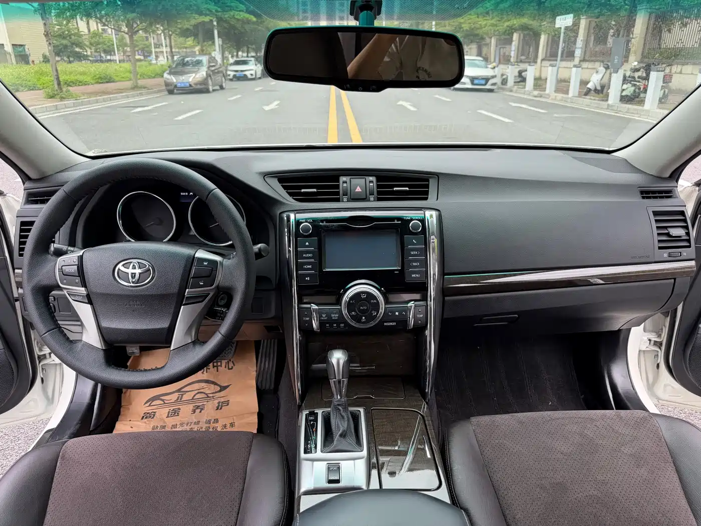 Toyota Reiz 2013 2.5V Premium Edition фото 6